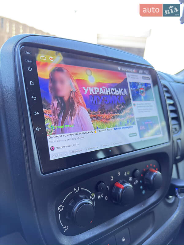 Мінівен Opel Vivaro 2015 в Івано-Франківську