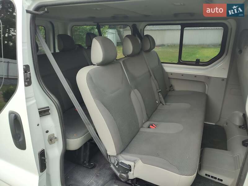 Минивэн Opel Vivaro 2011 в Дубно