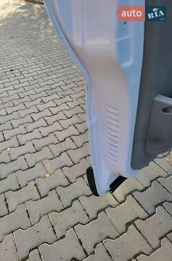 Минивэн Opel Vivaro 2006 в 