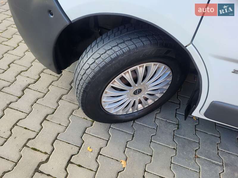 Мінівен Opel Vivaro 2006 в Хмельницькому фото 106 Мінівен Opel Vivaro 2006 в Хмельницькому