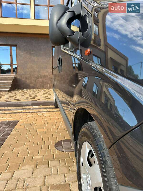 Минивэн Opel Vivaro 2014 в Измаиле фото 8 Минивэн Opel Vivaro 2014 в Измаиле