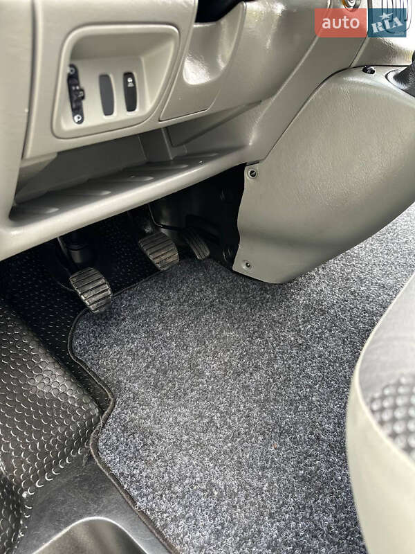 Минивэн Opel Vivaro 2014 в Ровно фото 14 Минивэн Opel Vivaro 2014 в Ровно