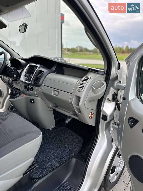 Минивэн Opel Vivaro 2014 в Ровно фото 35 Минивэн Opel Vivaro 2014 в Ровно