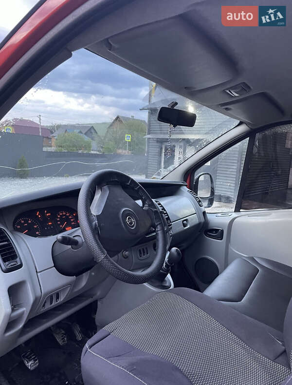 Минивэн Opel Vivaro 2004 в Рахове