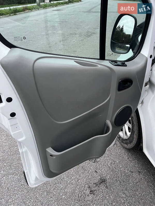 Минивэн Opel Vivaro 2010 в Бережанах