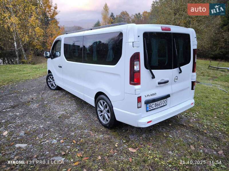 Минивэн Opel Vivaro 2017 в Ивано-Франковске