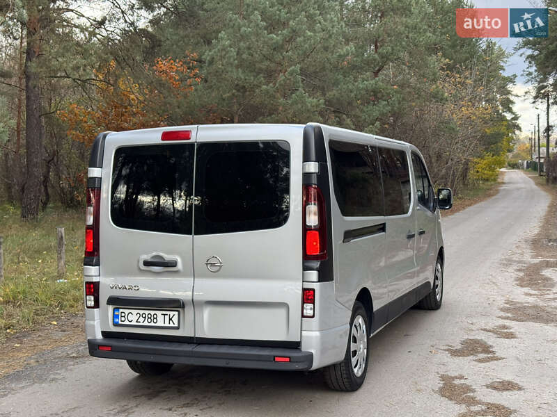 Минивэн Opel Vivaro 2016 в Киеве фото 10 Минивэн Opel Vivaro 2016 в Киеве