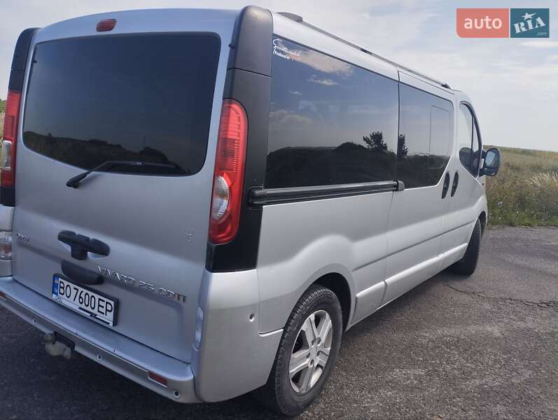 Минивэн Opel Vivaro 2010 в Бучаче