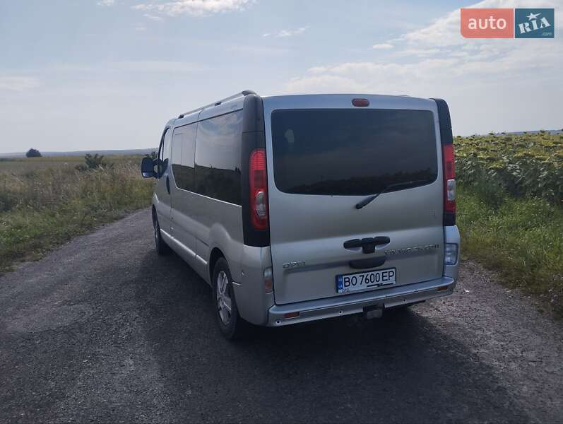 Минивэн Opel Vivaro 2010 в Бучаче