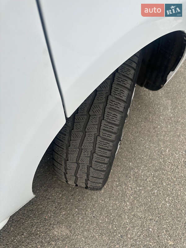 Минивэн Opel Vivaro 2015 в Киеве