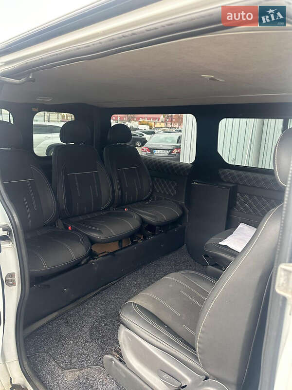 Минивэн Opel Vivaro 2015 в Киеве
