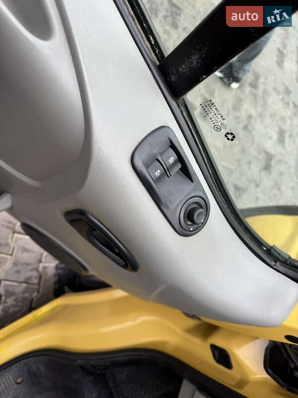 Минивэн Opel Vivaro 2004 в Звягеле фото 28 Минивэн Opel Vivaro 2004 в Звягеле