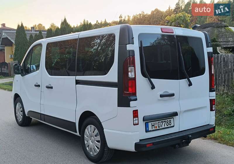 Мінівен Opel Vivaro 2016 в Луцьку