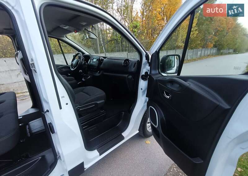 Мінівен Opel Vivaro 2016 в Луцьку