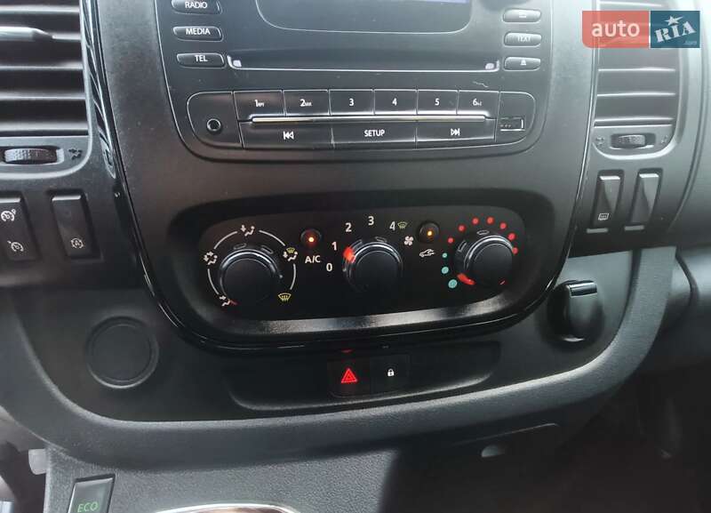 Мінівен Opel Vivaro 2016 в Луцьку