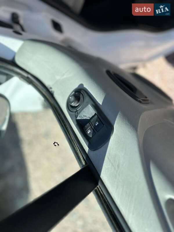 Мінівен Opel Vivaro 2014 в Рівному