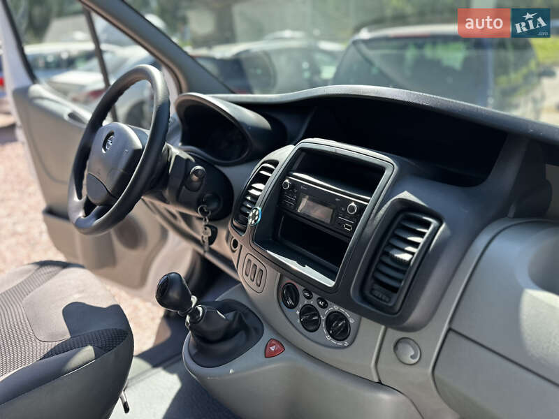 Мінівен Opel Vivaro 2014 в Рівному