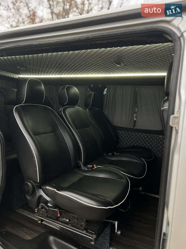 Минивэн Opel Vivaro 2006 в Черновцах