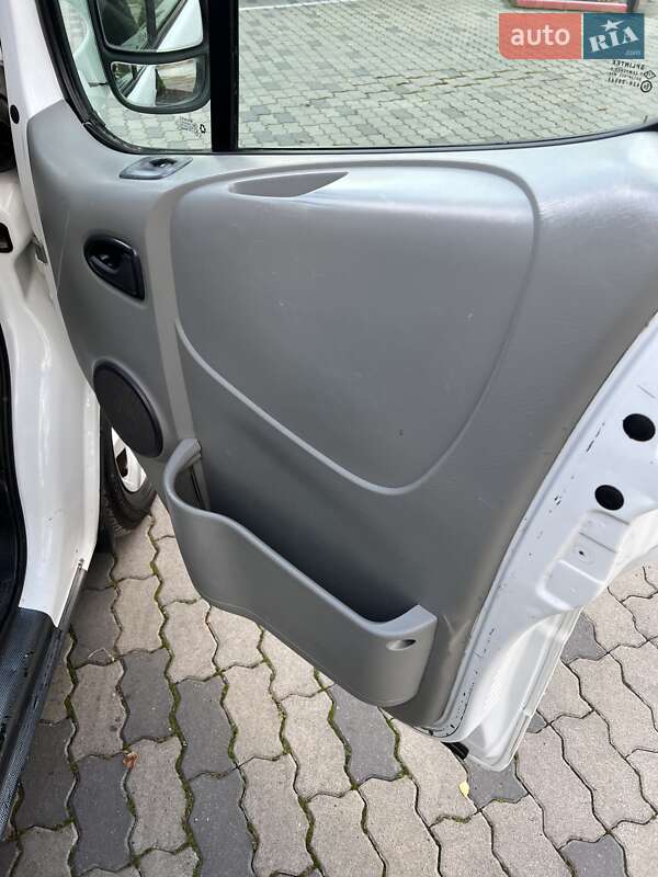 Минивэн Opel Vivaro 2007 в Черновцах