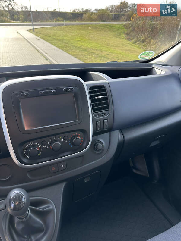 Мінівен Opel Vivaro 2015 в Ковелі