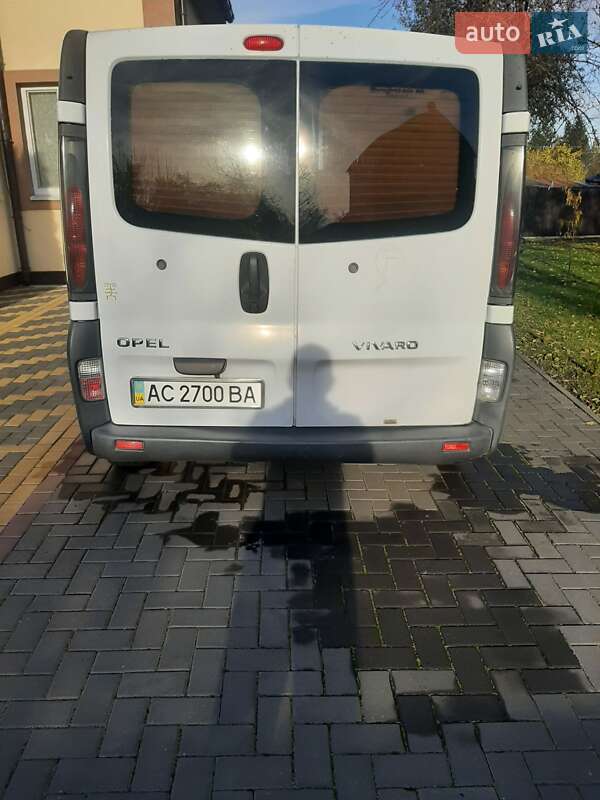 Грузовой фургон Opel Vivaro 2002 в Луцке