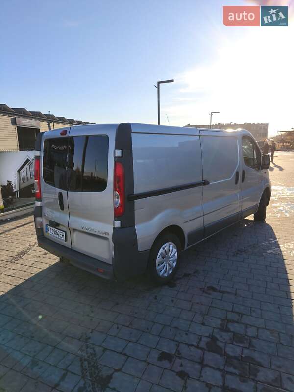 Грузовой фургон Opel Vivaro 2010 в Ивано-Франковске