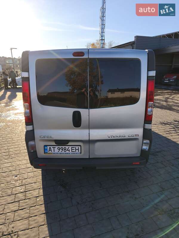 Грузовой фургон Opel Vivaro 2010 в Ивано-Франковске