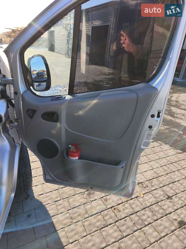 Грузовой фургон Opel Vivaro 2010 в Ивано-Франковске