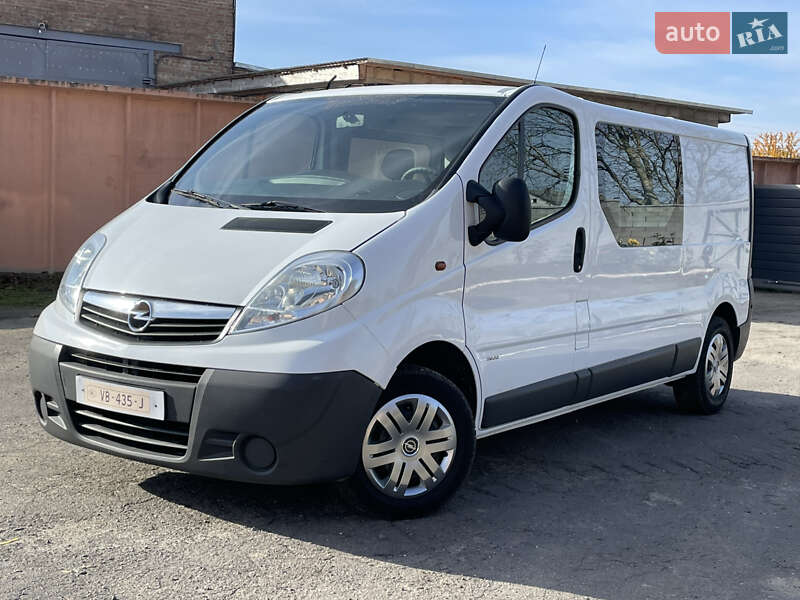 Минивэн Opel Vivaro 2012 в Дубно