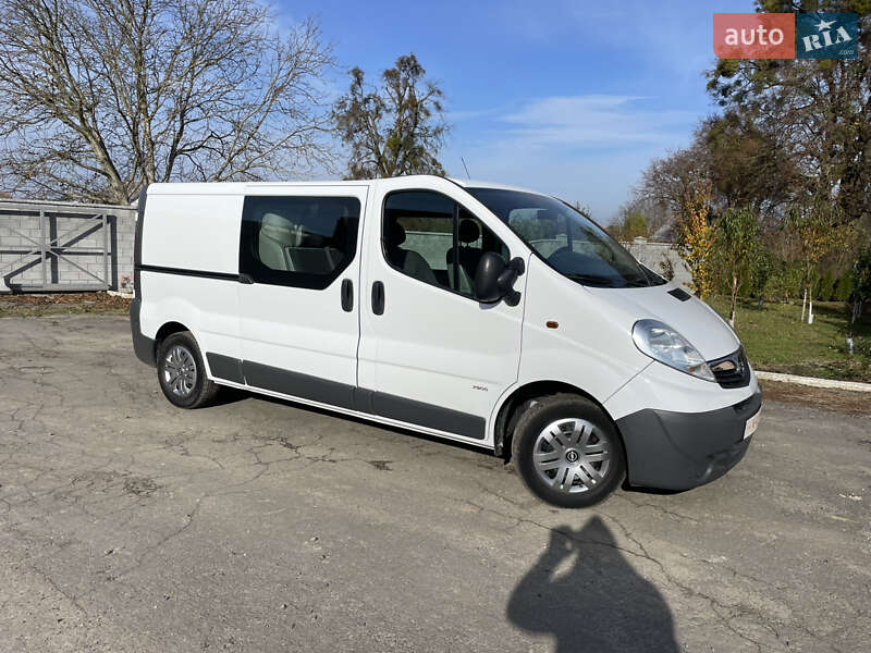 Минивэн Opel Vivaro 2012 в Дубно