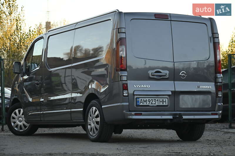 Грузовой фургон Opel Vivaro 2015 в Бердичеве