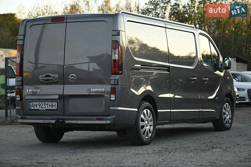 Грузовой фургон Opel Vivaro 2015 в Бердичеве