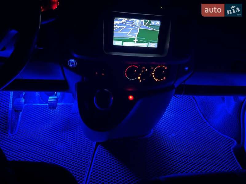 Минивэн Opel Vivaro 2004 в Ровно фото 6 Минивэн Opel Vivaro 2004 в Ровно