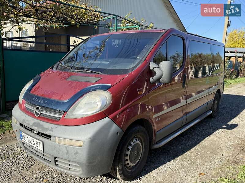 Минивэн Opel Vivaro 2006 в Новом Буге