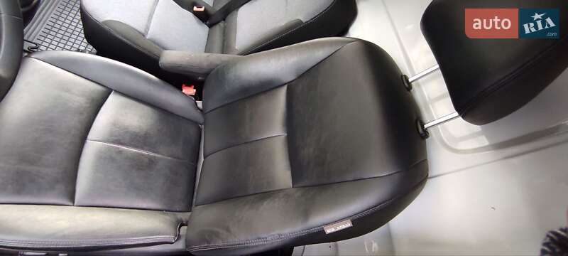 Грузовой фургон Opel Vivaro 2016 в Киеве фото 2 Грузовой фургон Opel Vivaro 2016 в Киеве