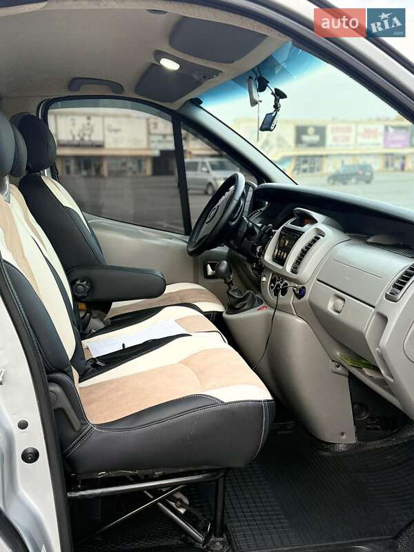 Минивэн Opel Vivaro 2010 в Черновцах