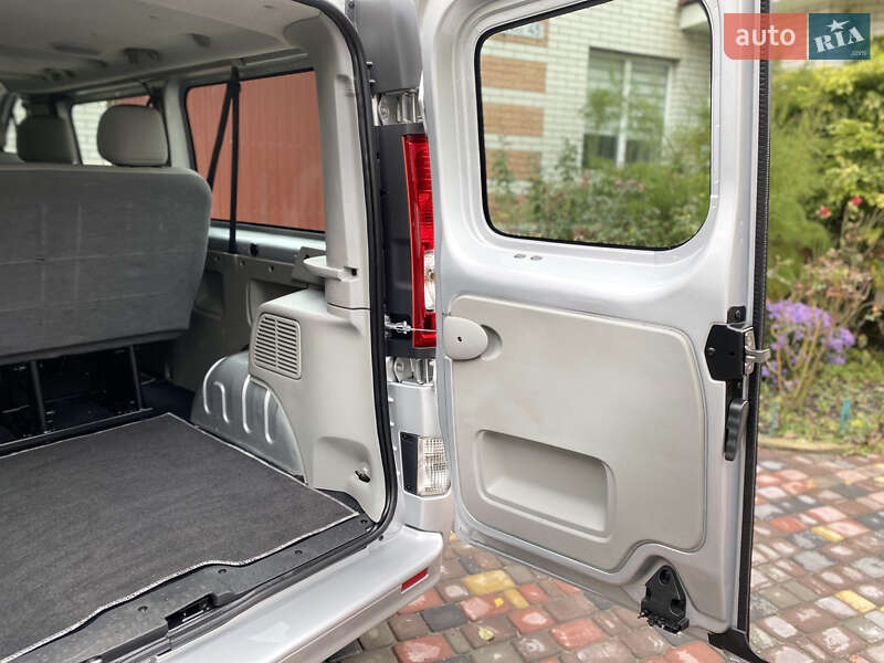 Минивэн Opel Vivaro 2013 в Казатине