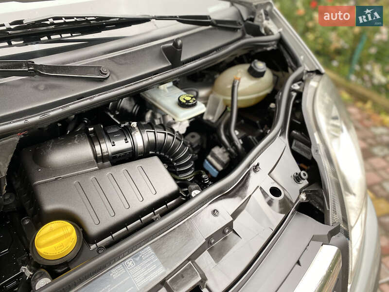 Минивэн Opel Vivaro 2013 в Казатине