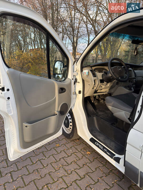 Минивэн Opel Vivaro 2009 в Миргороде