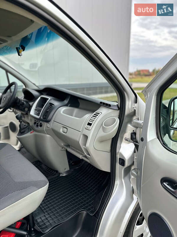 Минивэн Opel Vivaro 2014 в Ровно