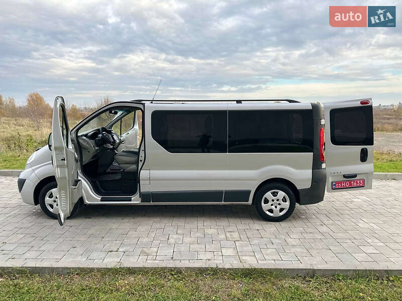 Минивэн Opel Vivaro 2014 в Ровно