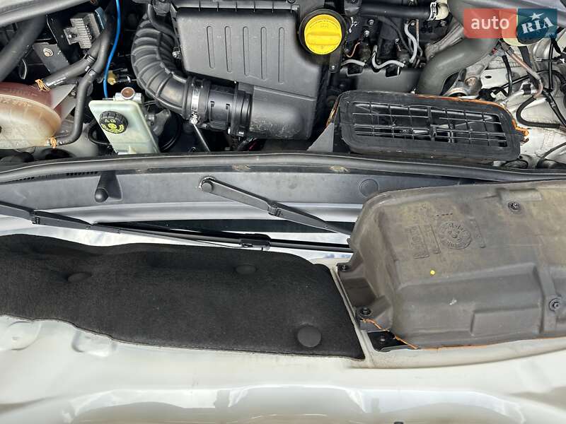 Минивэн Opel Vivaro 2008 в Киеве фото 18 Минивэн Opel Vivaro 2008 в Киеве