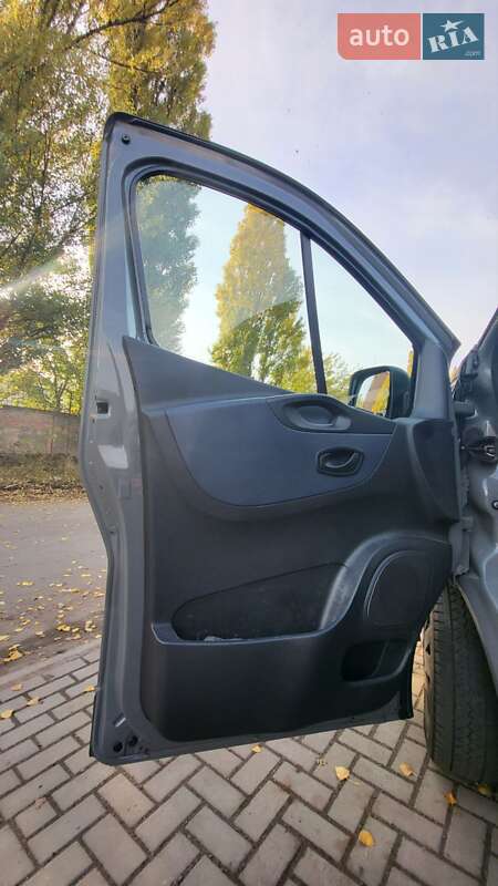 Минивэн Opel Vivaro 2016 в Киеве фото 37 Минивэн Opel Vivaro 2016 в Киеве