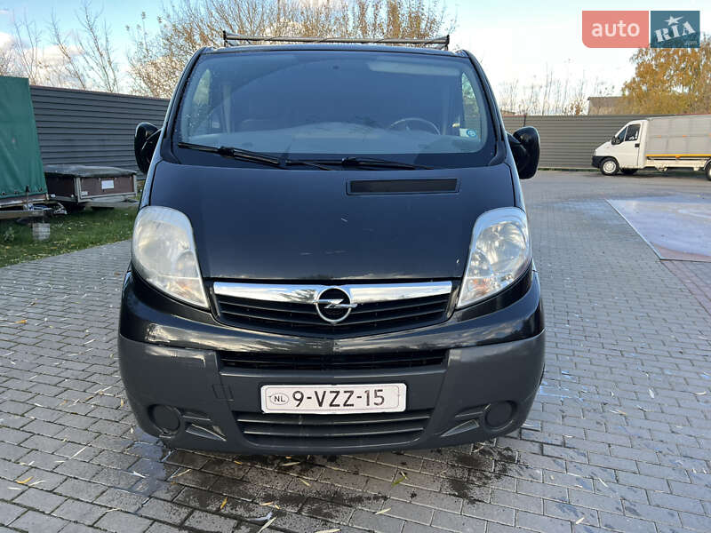 Грузовой фургон Opel Vivaro 2012 в Радивилове