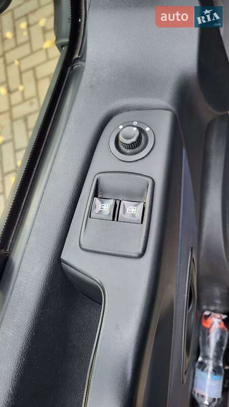 Минивэн Opel Vivaro 2016 в Киеве фото 29 Минивэн Opel Vivaro 2016 в Киеве