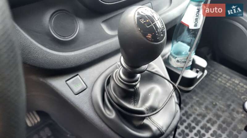 Минивэн Opel Vivaro 2016 в Киеве фото 30 Минивэн Opel Vivaro 2016 в Киеве