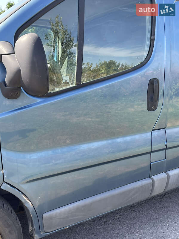 Грузовой фургон Opel Vivaro 2005 в Ровно фото 3 Грузовой фургон Opel Vivaro 2005 в Ровно