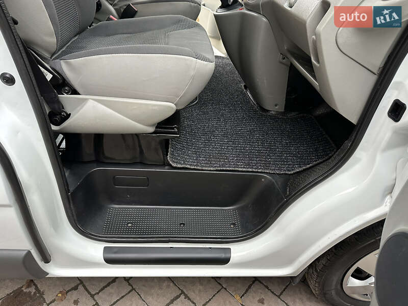 Минивэн Opel Vivaro 2011 в Дубно фото 70 Минивэн Opel Vivaro 2011 в Дубно