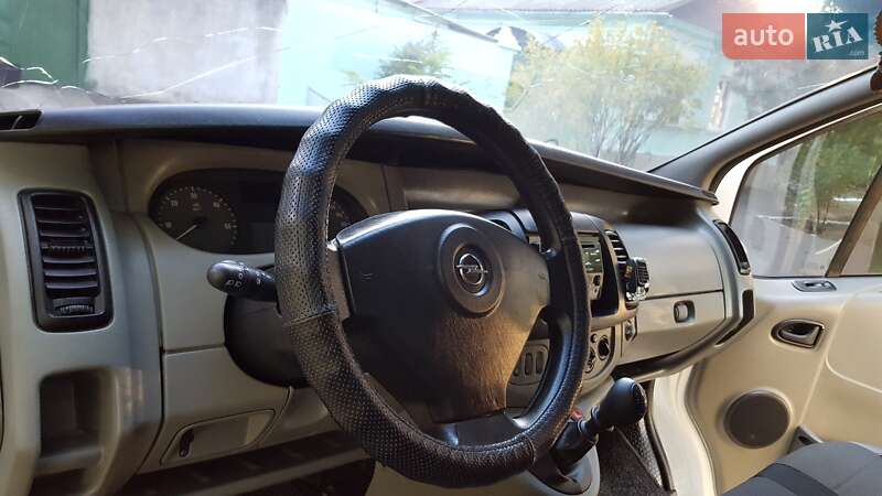 Минивэн Opel Vivaro 2009 в Николаеве