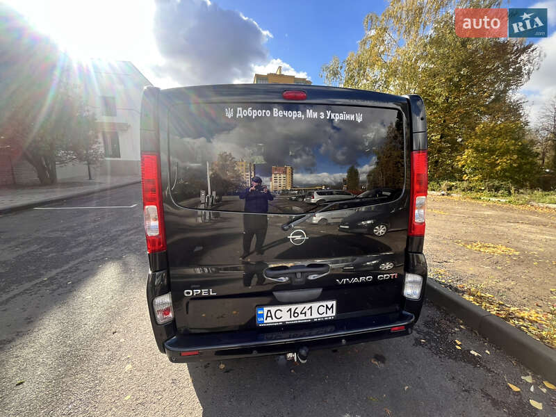 Минивэн Opel Vivaro 2013 в Луцке